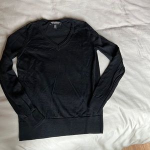 Banana Republic v-neck wool sweater